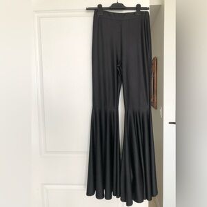 High waist Black Flared Pants. Great fit!